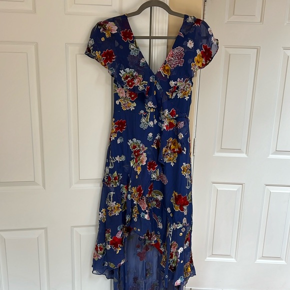 Alice + Olivia Electra Ruffled Floral Midi Dress - Picture 6 of 14